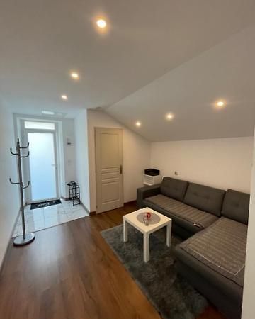 Studio Privee Vesoul -Wifi,Tv,Clim,Parking Gratuit מראה חיצוני תמונה