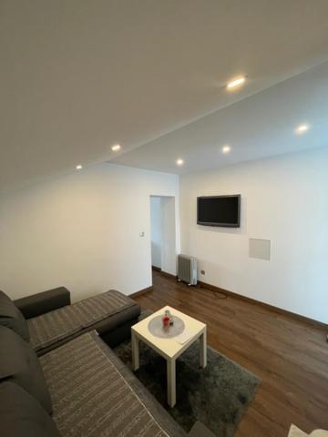 Studio Privee Vesoul -Wifi,Tv,Clim,Parking Gratuit מראה חיצוני תמונה
