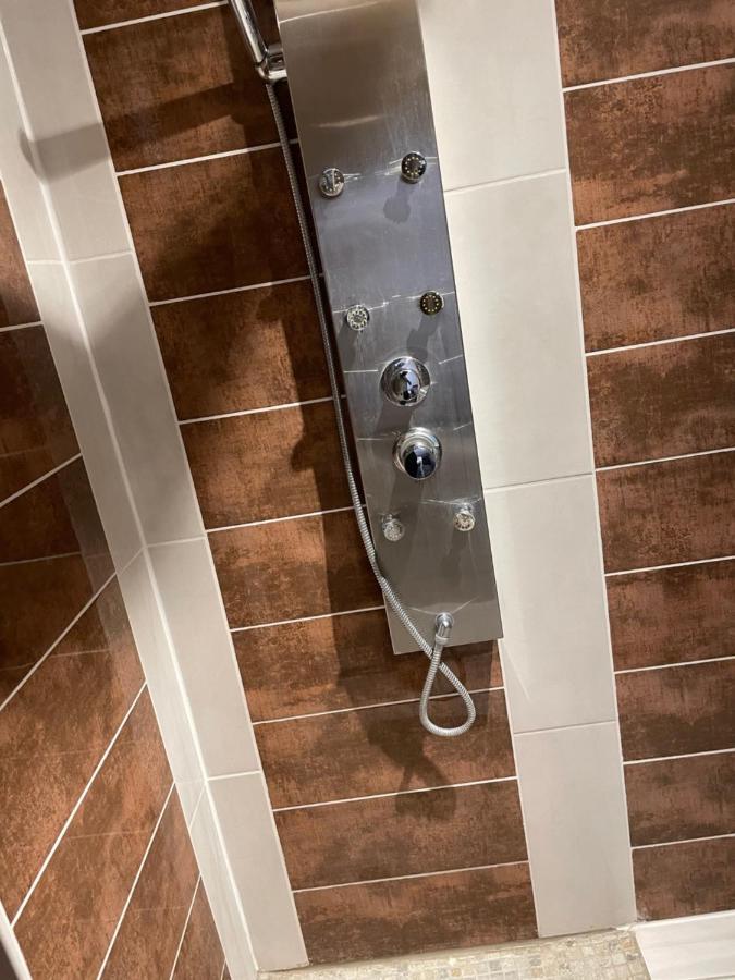 Studio Privee Vesoul -Wifi,Tv,Clim,Parking Gratuit מראה חיצוני תמונה