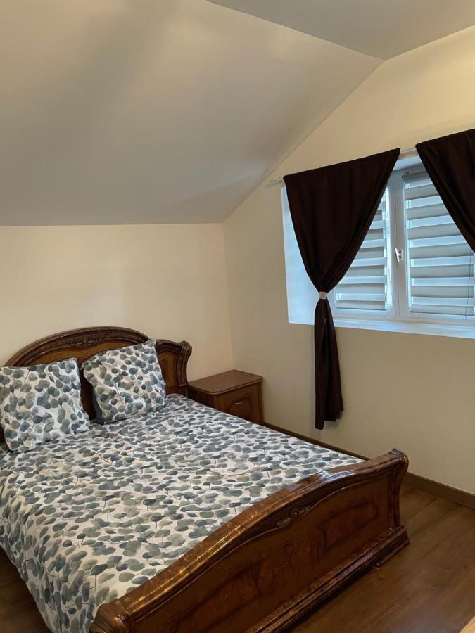Studio Privee Vesoul -Wifi,Tv,Clim,Parking Gratuit מראה חיצוני תמונה